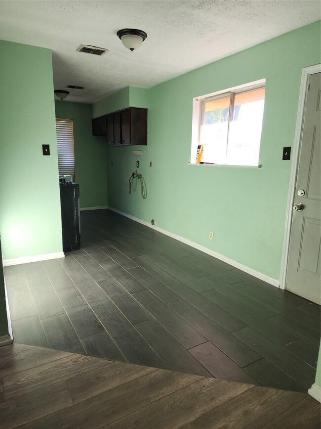 858 Marcolin St, Houston, TX 77088 - photo 7