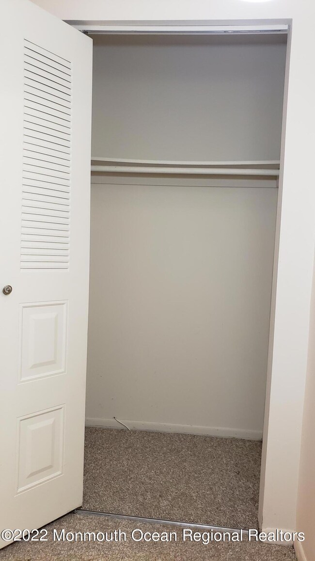 1315 Cricket Ln, Woodbridge, NJ 07095 - photo 6