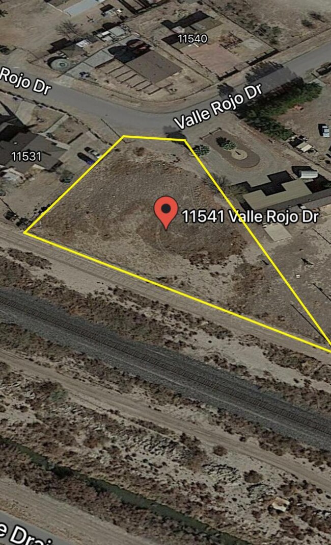 11541 Valle Rojo Dr, Socorro, TX 79927 - photo 7