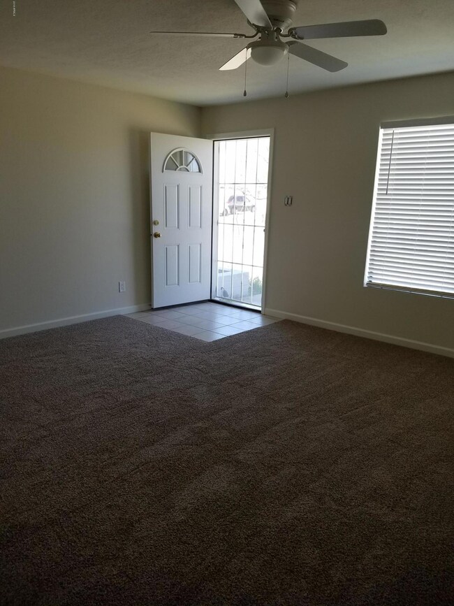 4429 N 49th Dr, Phoenix, AZ 85031 - photo 3