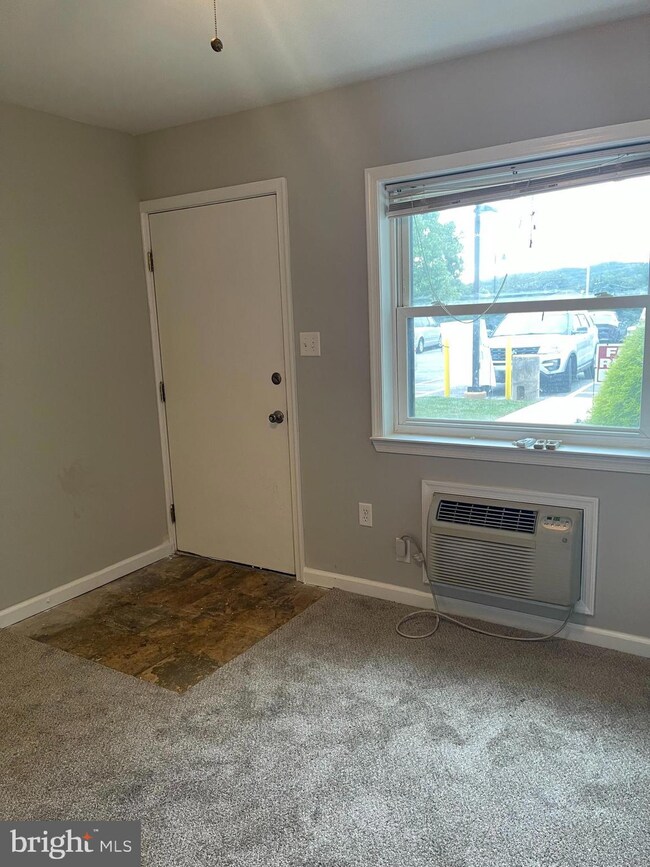 1334-Y W Wyomissing Blvd unit V, West Lawn, PA 19609 - photo 4