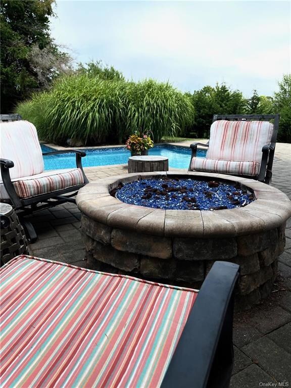 80 Udalia Ct, West Islip, NY 11795 - photo 5