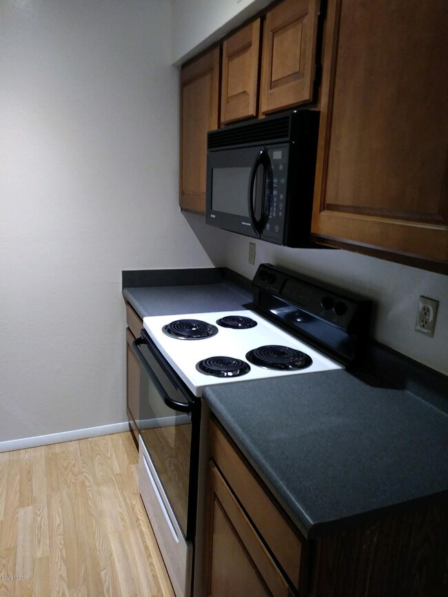 microwave/electric range