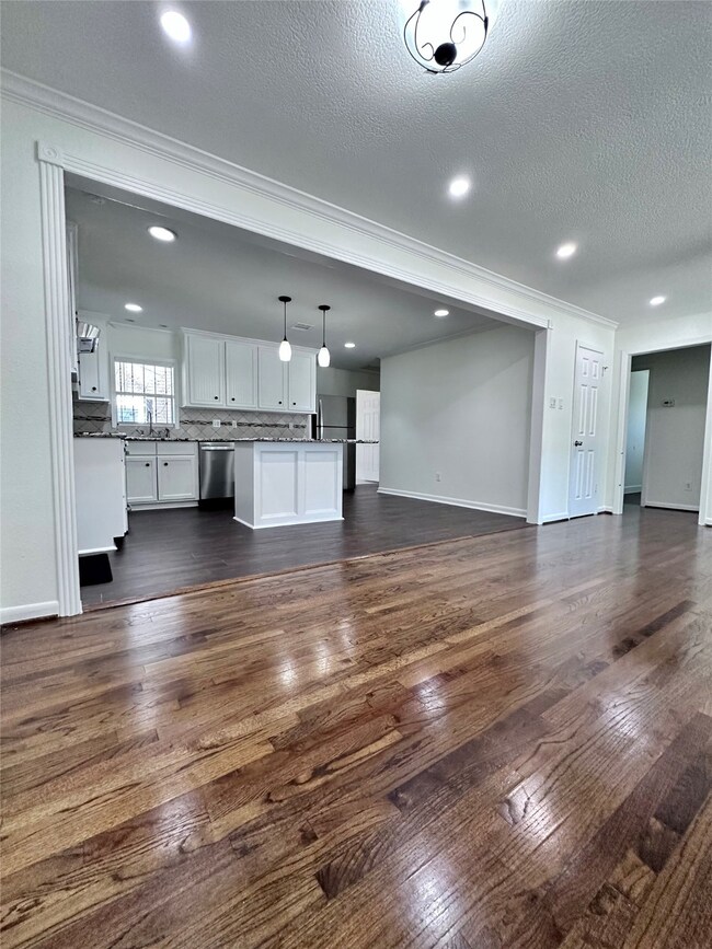 807 Hohl St, Houston, TX 77022 - photo 3