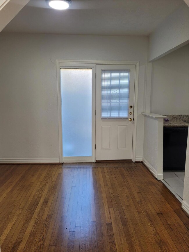 5719 Live Oak St unit A, Dallas, TX 75206 - photo 4