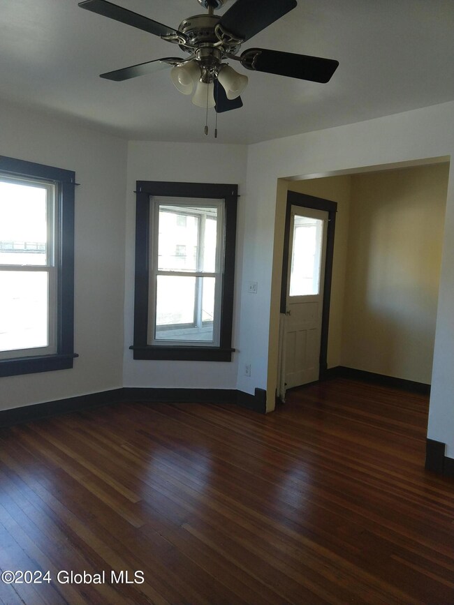 1 Columbia St unit 2, Schenectady, NY 12308 - photo 5