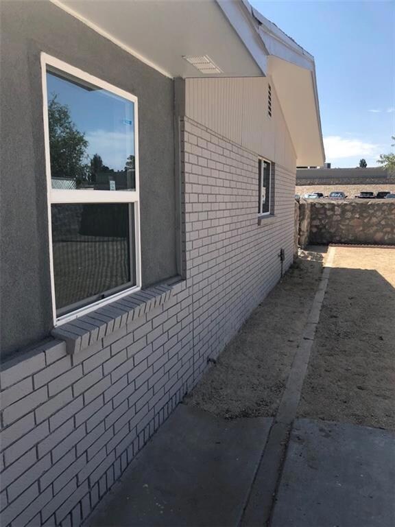 1601 Lomaland Dr, El Paso, TX 79935 - photo 7