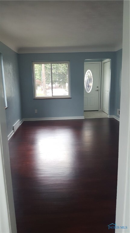 Living Room w/Oak Flooring Finished in Red Mahogan