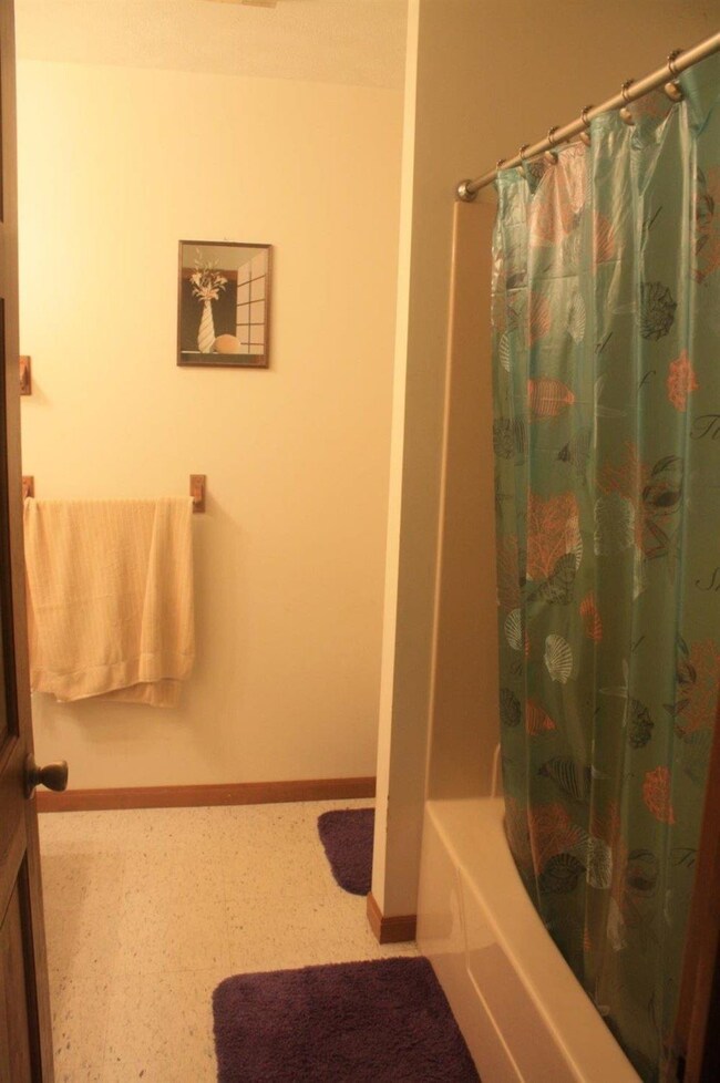 4184 W Schultz Rd, La Porte, IN 46350 - photo 4