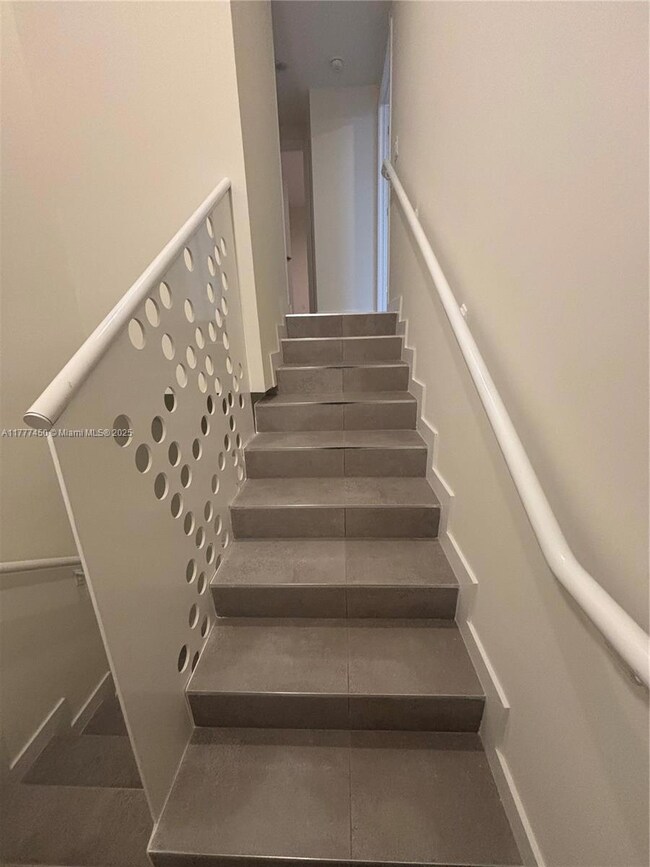 16395 Biscayne Blvd unit TH 6, North Miami Beach, FL 33160 - photo 5