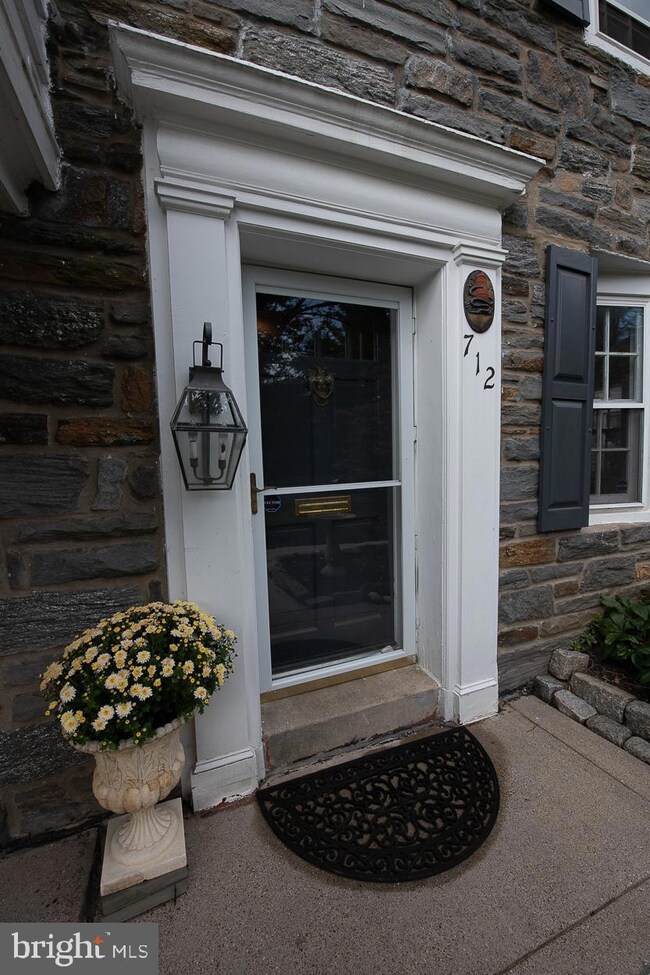 712 Argyle Rd, Wynnewood, PA 19096 - photo 2