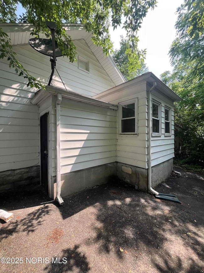 1815 Berdan Ave, Toledo, OH 43613 - photo 3