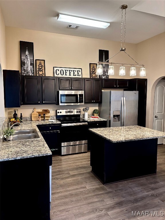 Kitchen:plenty of cabinets
