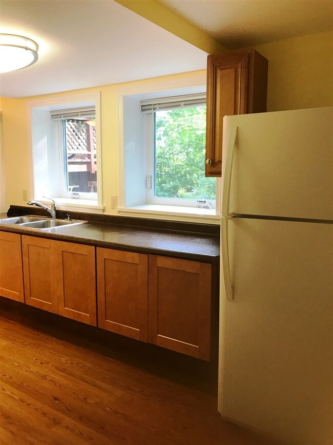 17 Wolf Rd unit 2, Lebanon, NH 03766 - photo 7