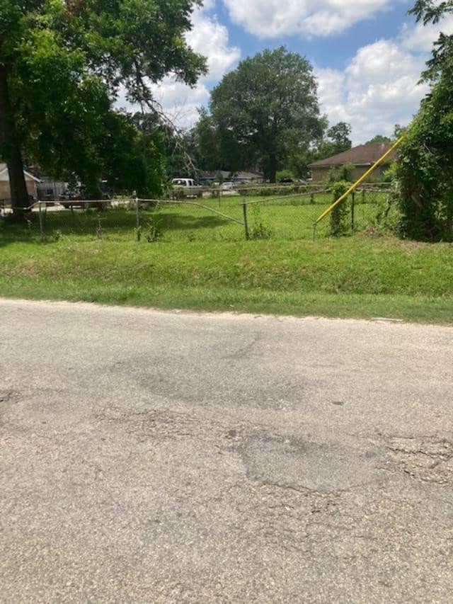 2502 Mayview Dr, Houston, TX 77091 - photo 5