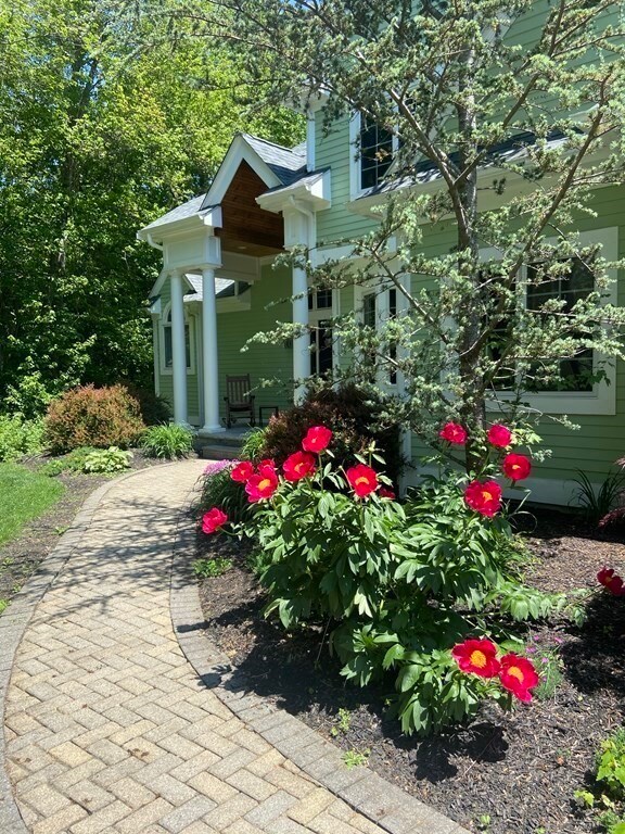 204 Old Westport Rd, North Dartmouth, MA 02747 - photo 3