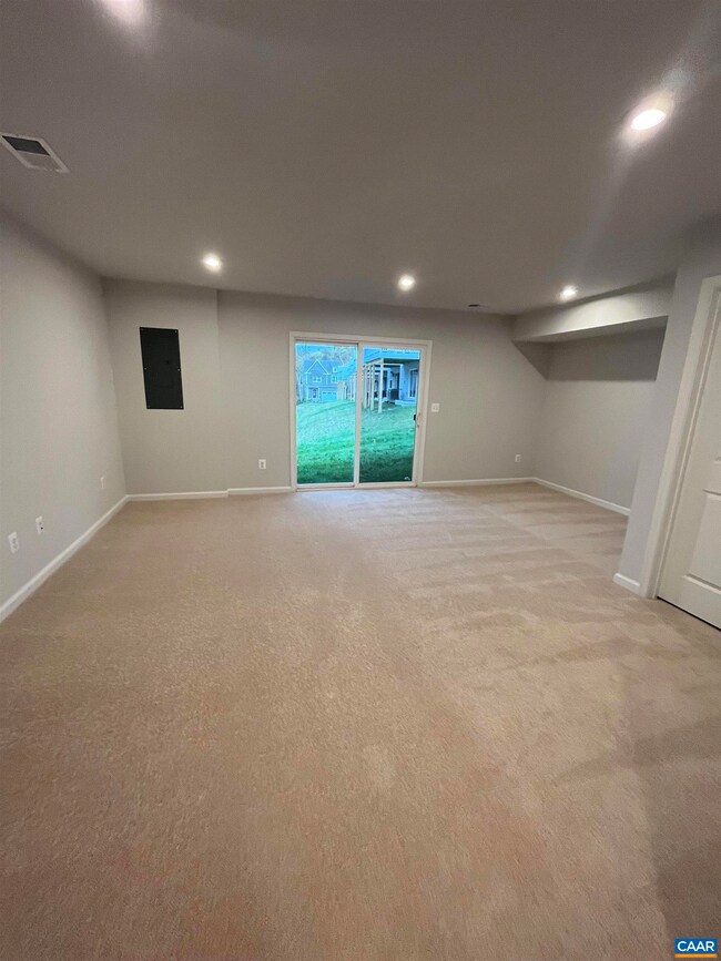 5981 Mccomb St, Crozet, VA 22932 - photo 3