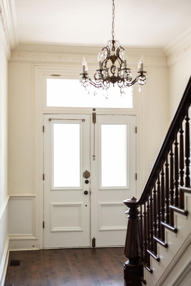Foyer w:antique light