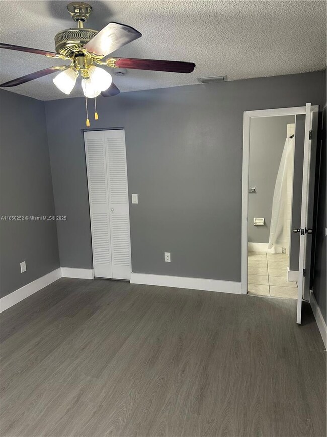 862 NE 209th St unit 206, Miami, FL 33179 - photo 6