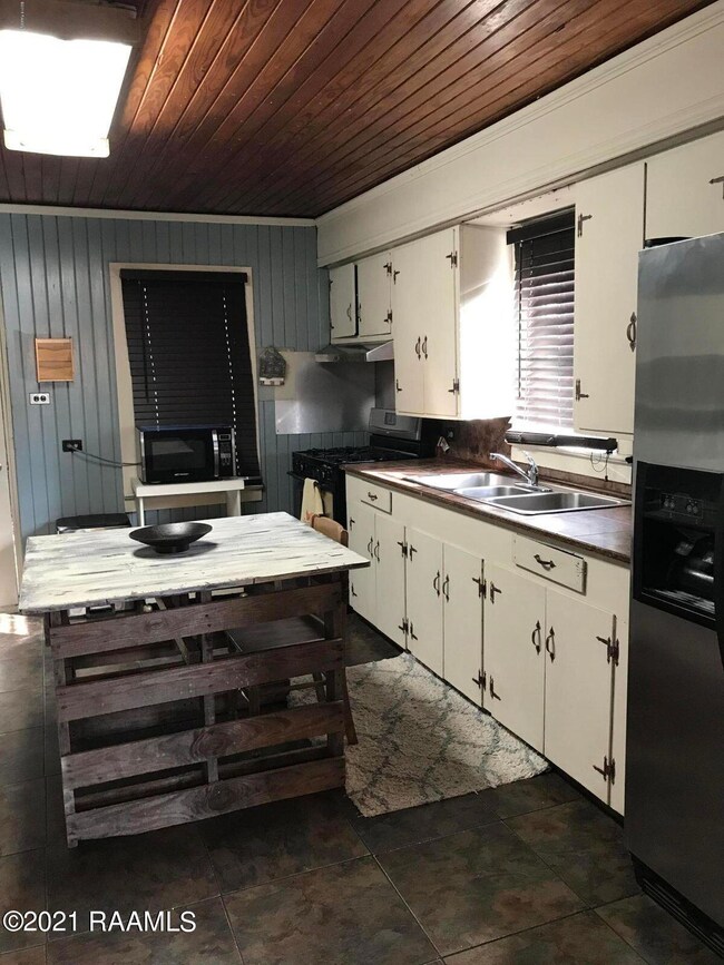 1214 Julia St, New Iberia, LA 70560 - photo 5