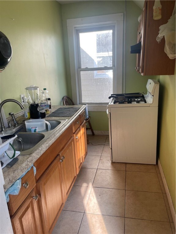 993 Social St, Woonsocket, RI 02895 - photo 4