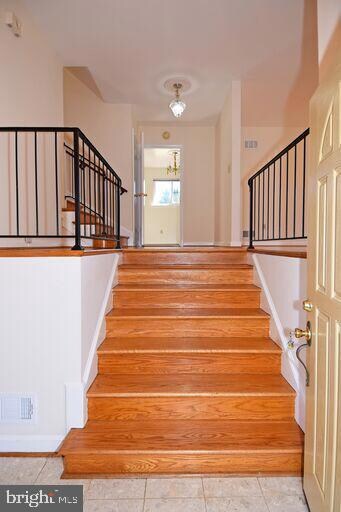 10434 Windsor View Dr, Potomac, MD 20854 - photo 2