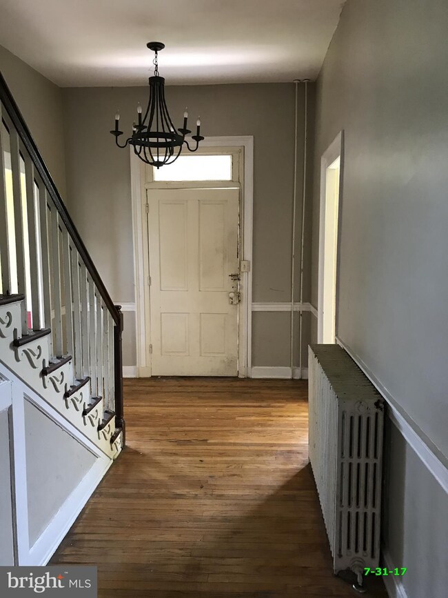 1096 Hollywell Ave, Chambersburg, PA 17201 - photo 2