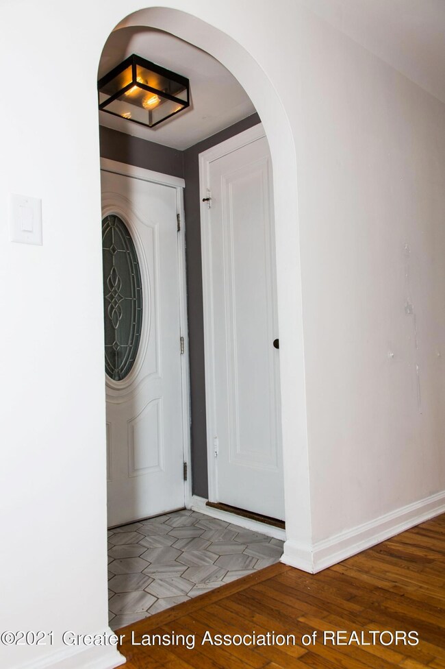 1015 Morgan St, Lansing, MI 48912 - photo 5