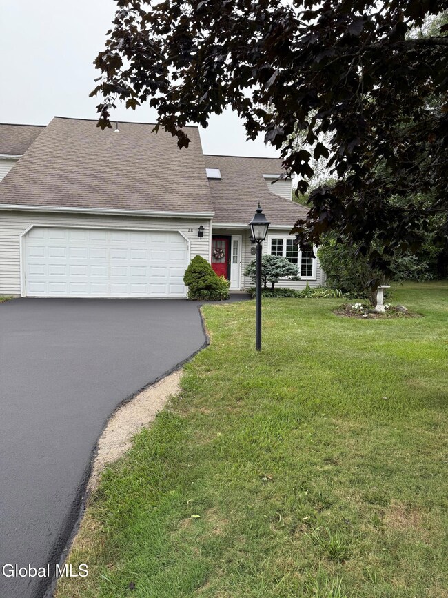 28 Carrie Ct, Schenectady, NY 12309 - photo 5