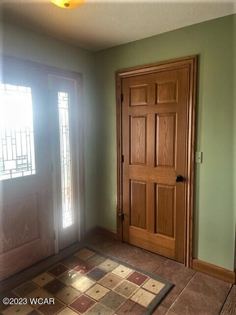 1517 Springfield Ave, Wapakoneta, OH 45895 - photo 6