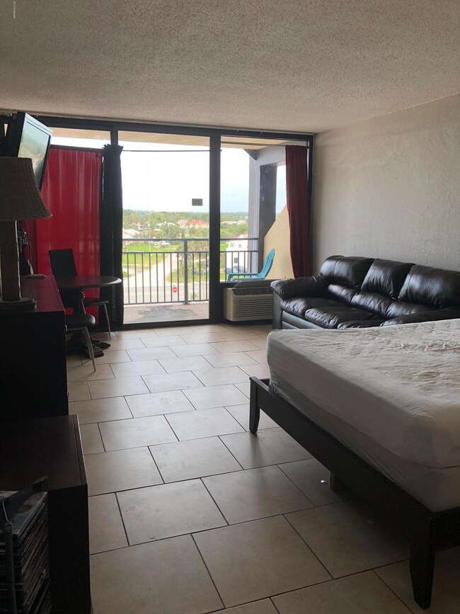 2301 S Atlantic #543