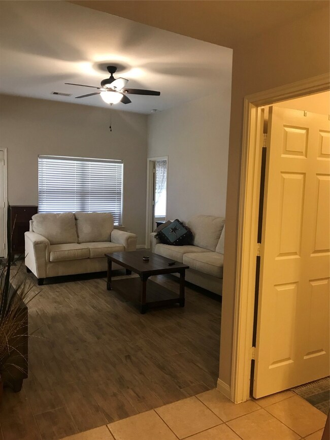 12134 Mabel Ln, Pinehurst, TX 77362 - photo 4