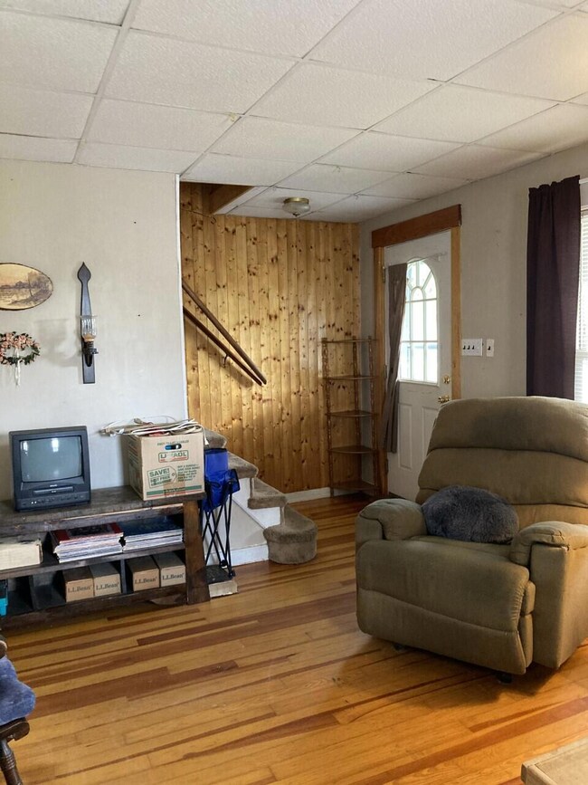 0355 living room to front door