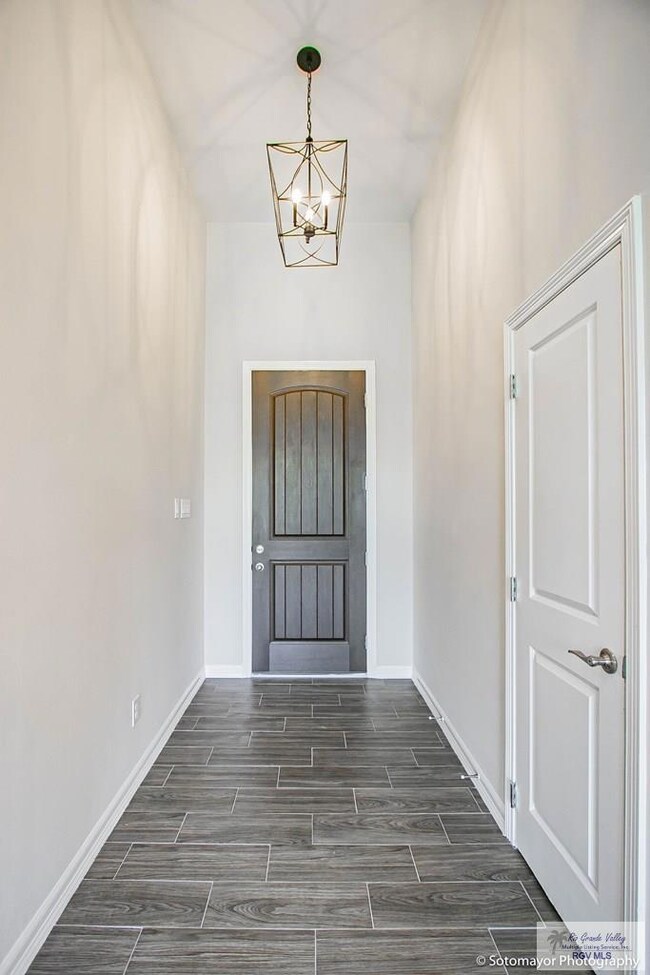 719 Santa Cecilia St unit 19, Donna, TX 78537 - photo 4