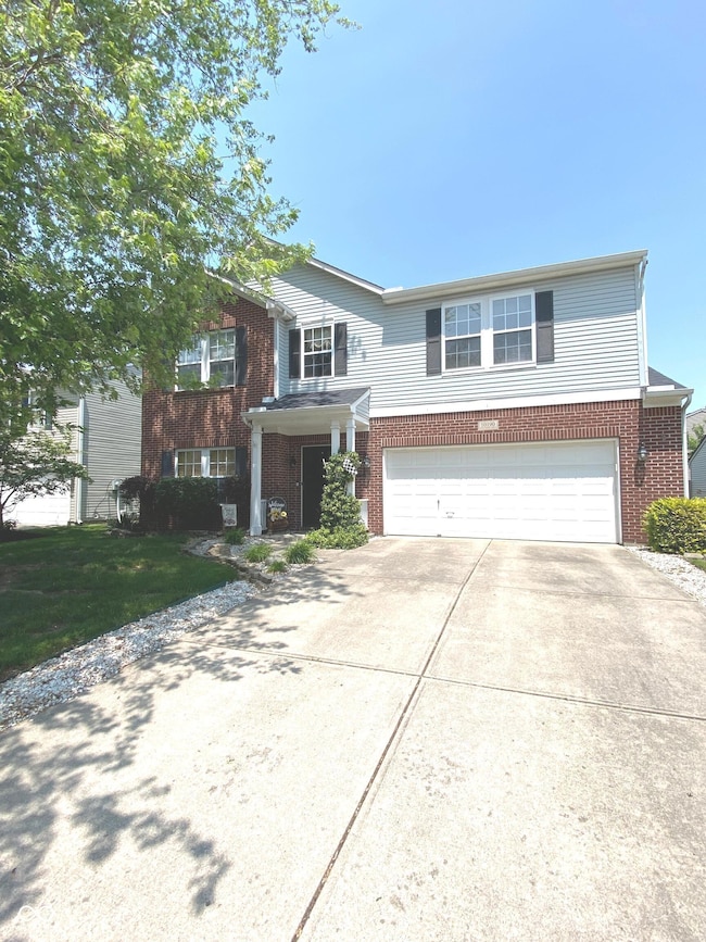 10190 Holly Berry Cir, Fishers, IN 46038 - photo 4