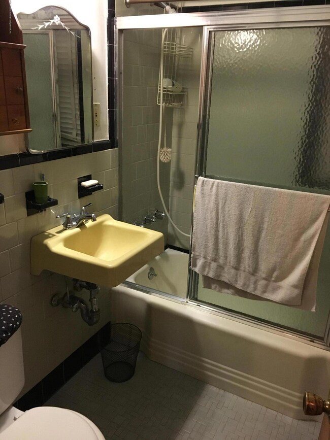 193 Kemball Ave, Staten Island, NY 10314 - photo 6