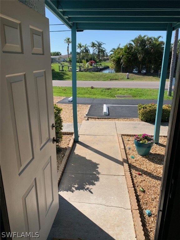 The view from the front entry even has a canal vie