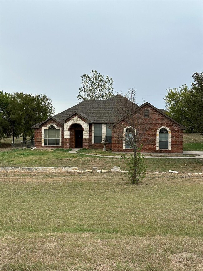 111 Churchill Cir, Weatherford, TX 76085 - photo 2