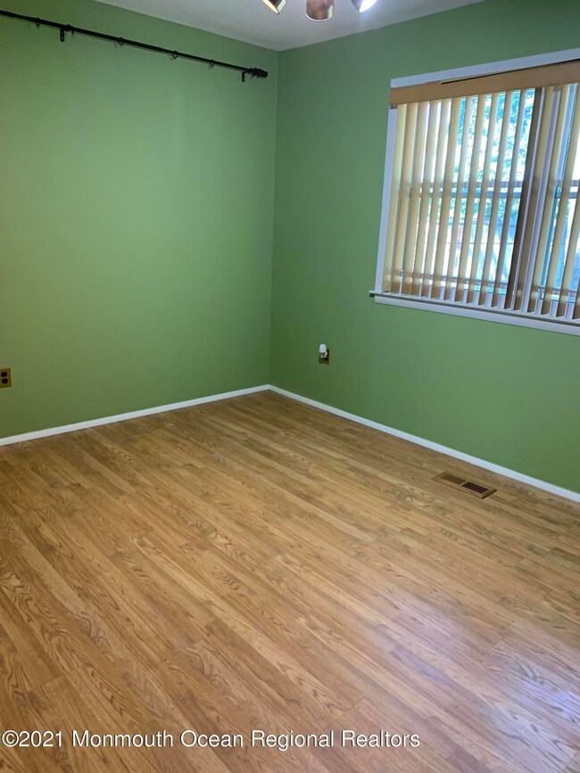 13 Disney Dr, Toms River, NJ 08755 - photo 4