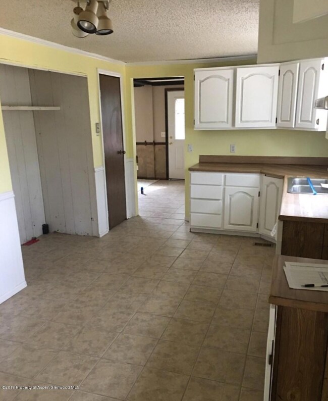 455 E 7th St, Craig, CO 81625 - photo 6