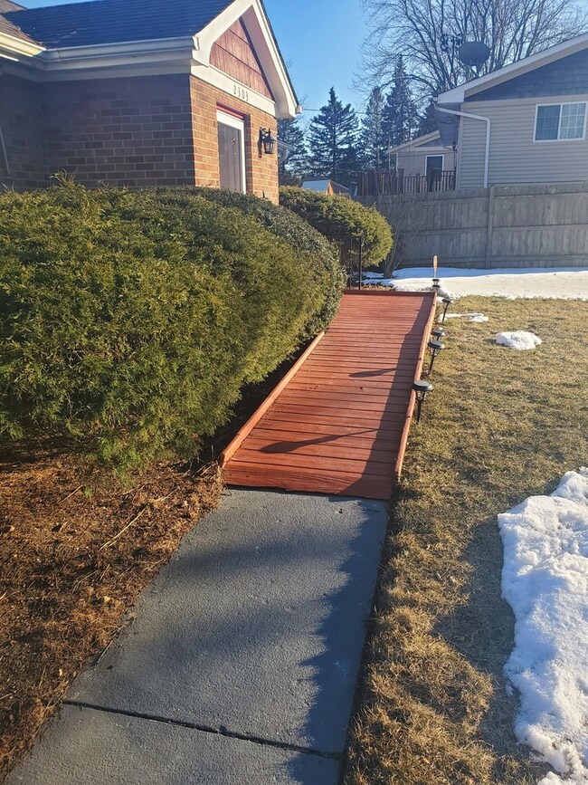 2303 Corona Rd, Waukegan, IL 60087 - photo 2