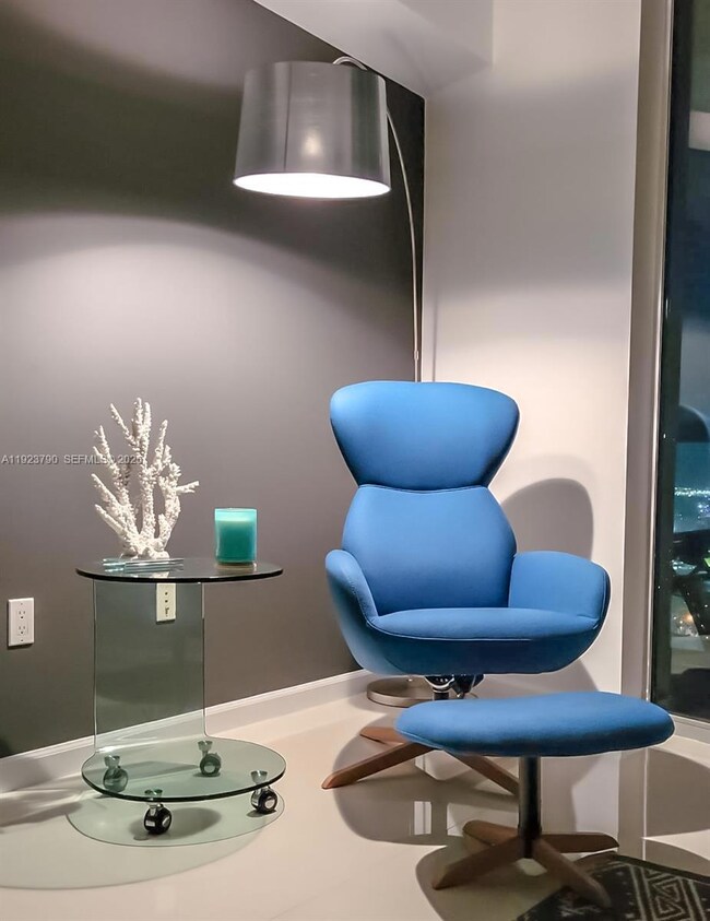 Icon Brickell Tower 1 unit 3804, Miami, FL 33131 - photo 5