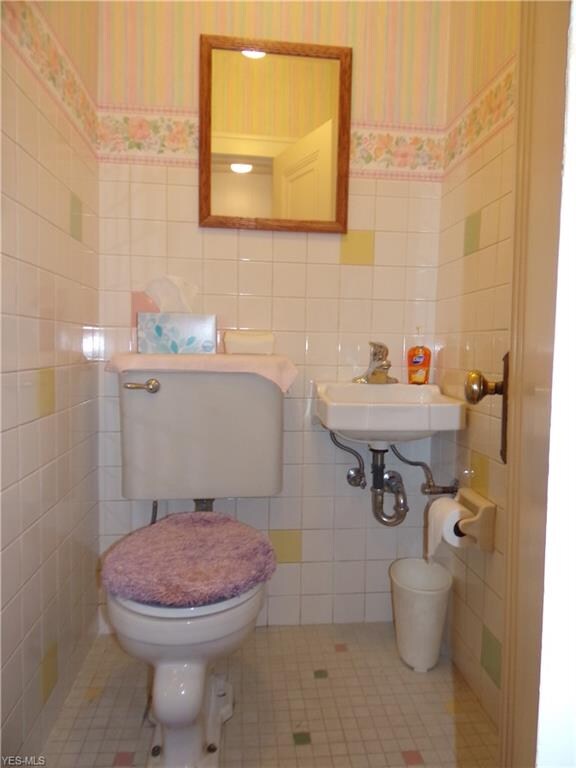 324 E 215th St, Euclid, OH 44123 - photo 6