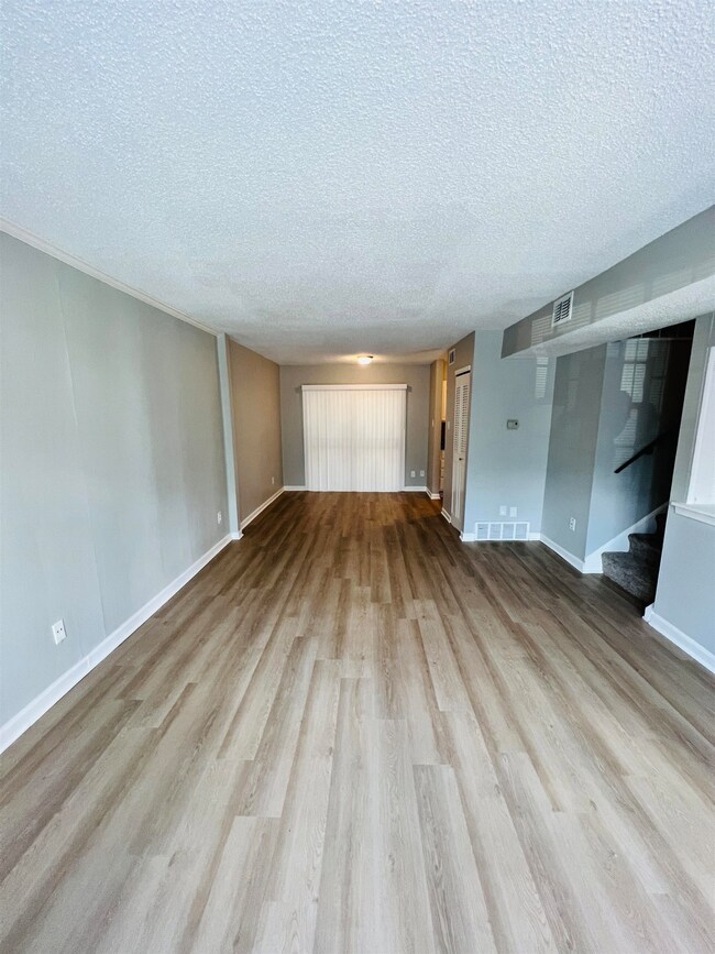 3748 Cambridge Station Dr, Memphis, TN 38115 - photo 2