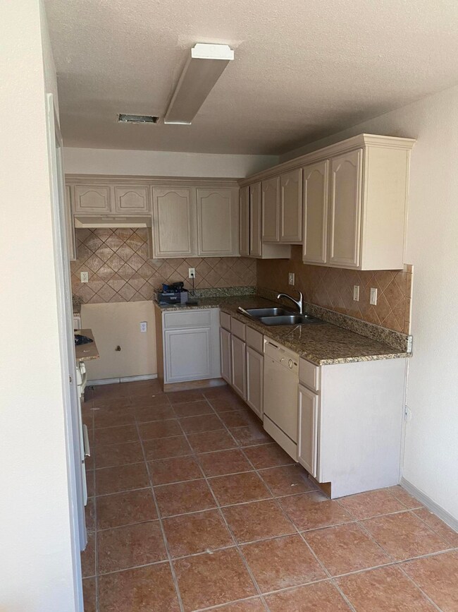 14281 Desert Stone Dr, Horizon City, TX 79928 - photo 6