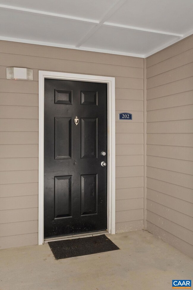 120 Yellowstone Dr unit 202, Charlottesville, VA 22903 - photo 3