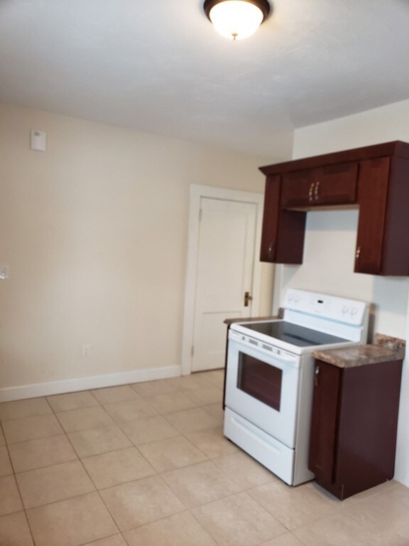 526 Summer St unit 1, Brockton, MA 02302 - photo 3