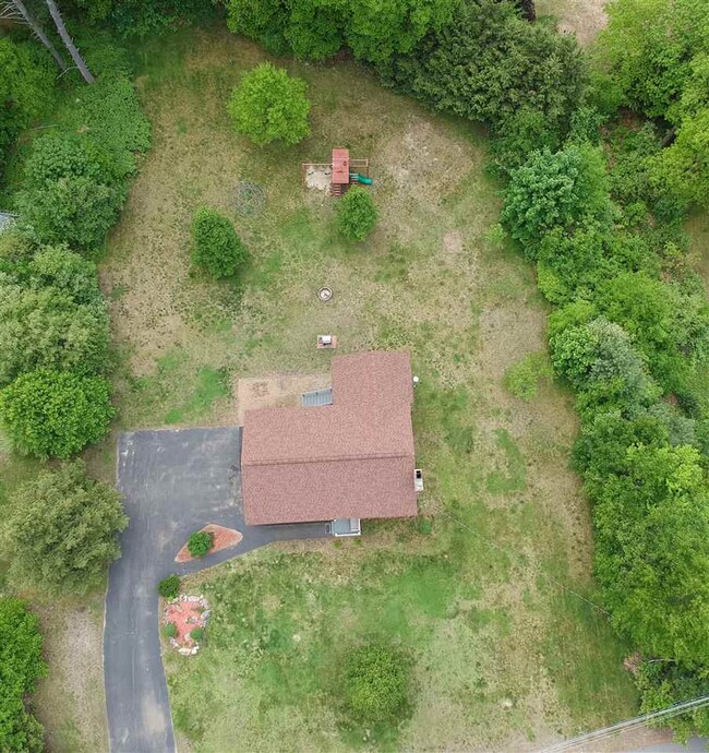 4 Twin Isles Rd, Londonderry, NH 03053 - photo 2