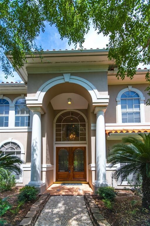 Magnificent entry into this amazing home