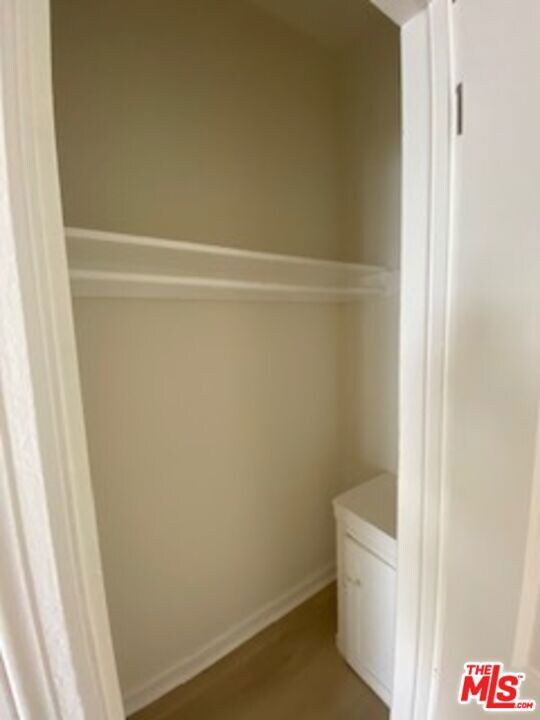 814 S Hobart Blvd unit 410, Los Angeles, CA 90005 - photo 7